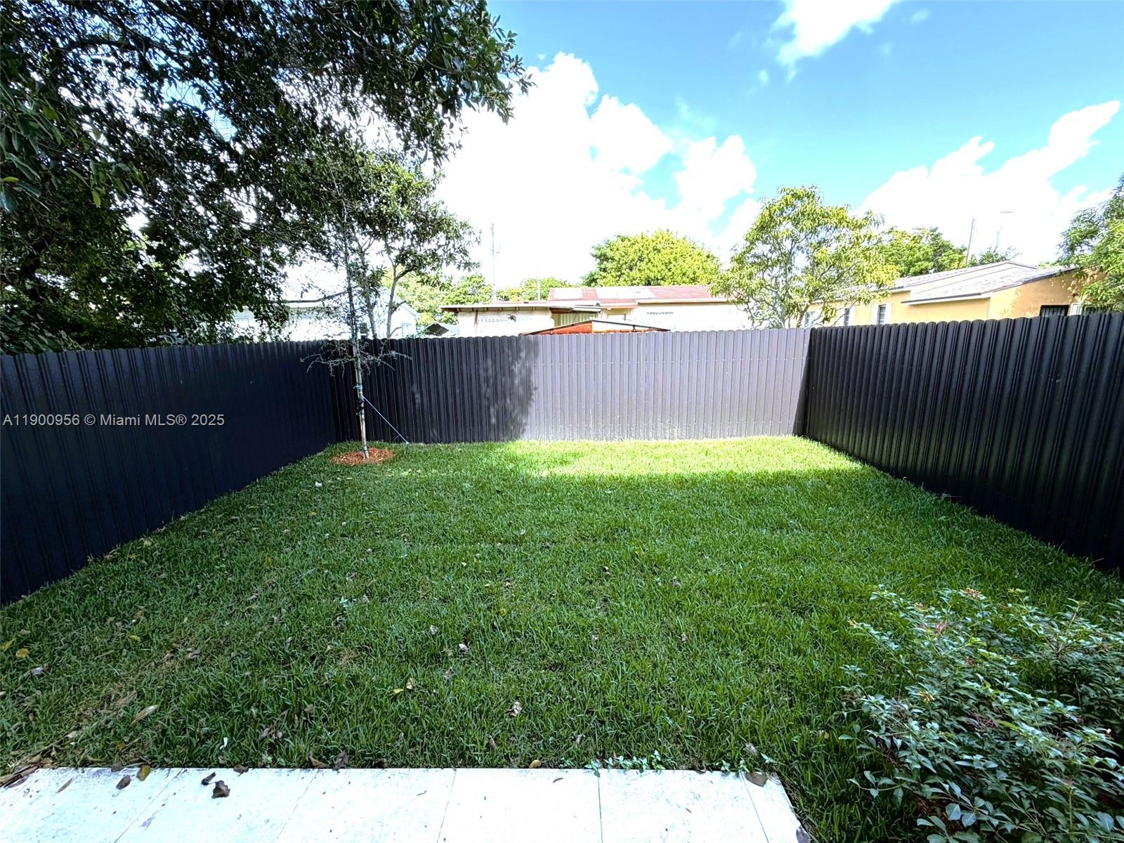 N MIAMI ESTATES - Residential