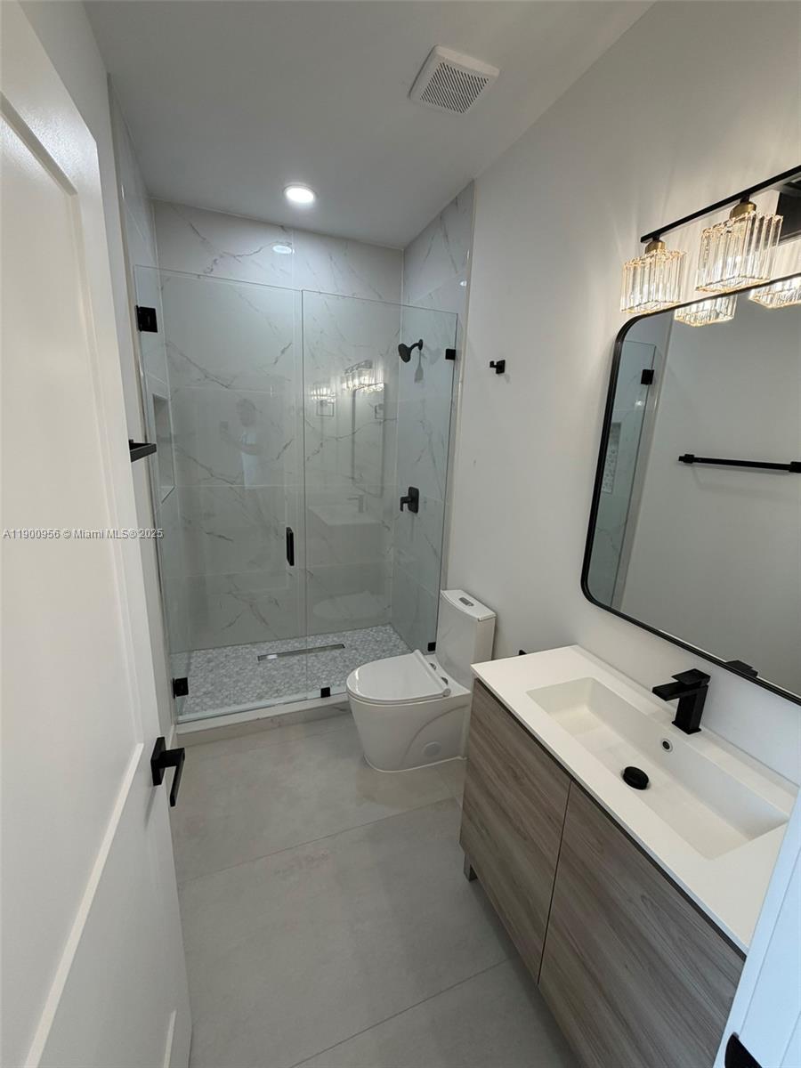 N MIAMI ESTATES - Residential