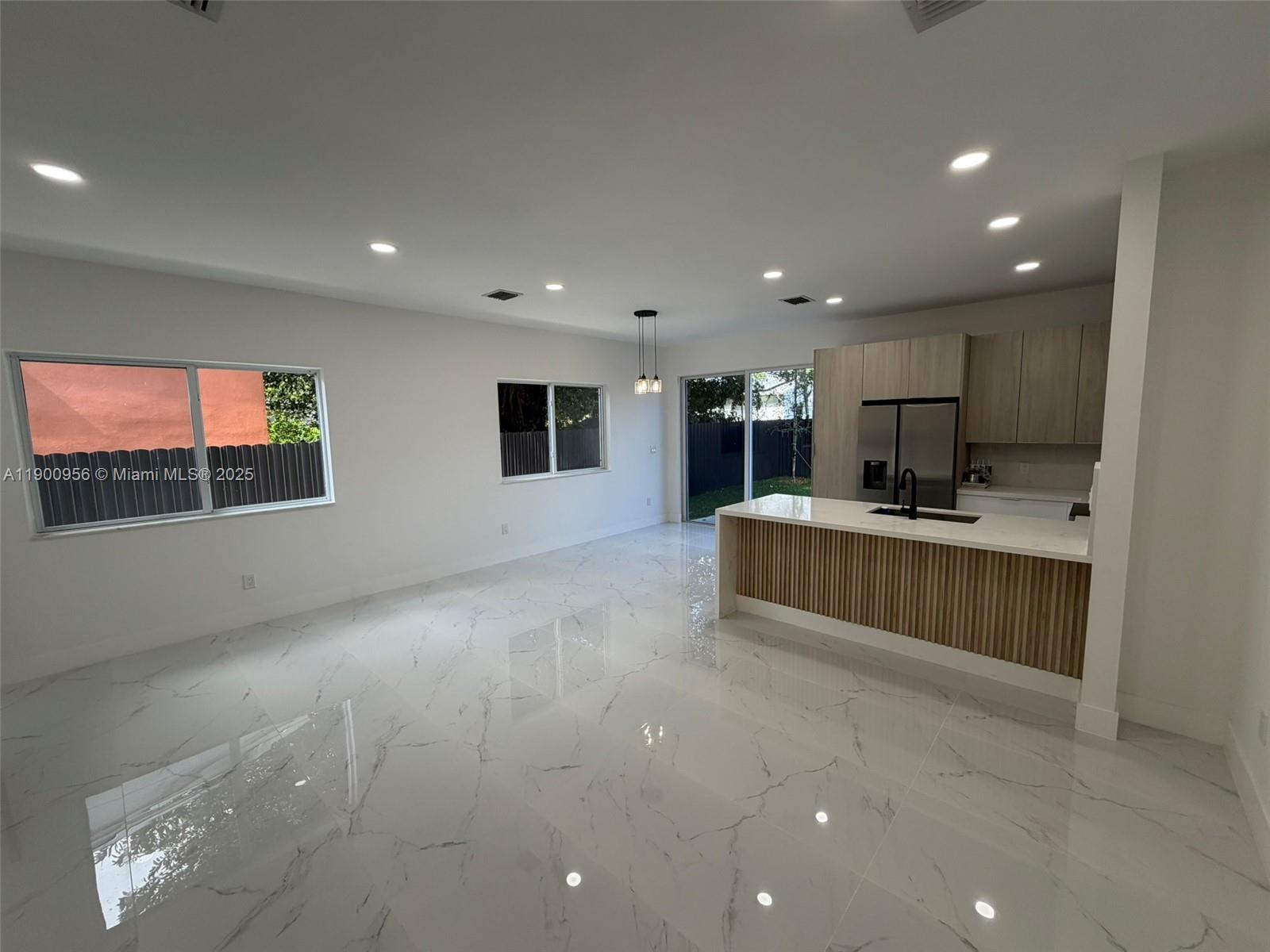 N MIAMI ESTATES - Residential