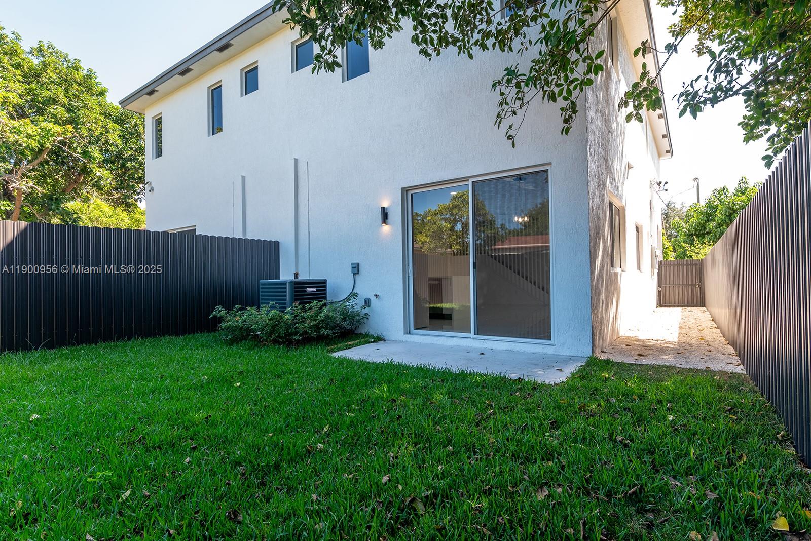 N MIAMI ESTATES - Residential