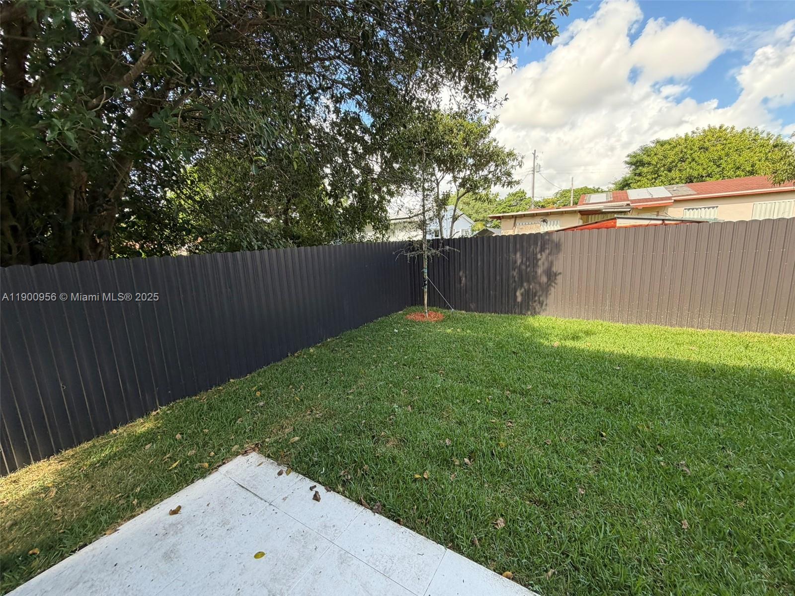 N MIAMI ESTATES - Residential