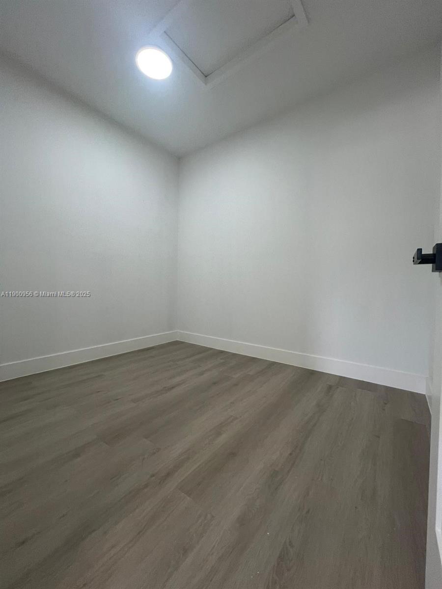 N MIAMI ESTATES - Residential