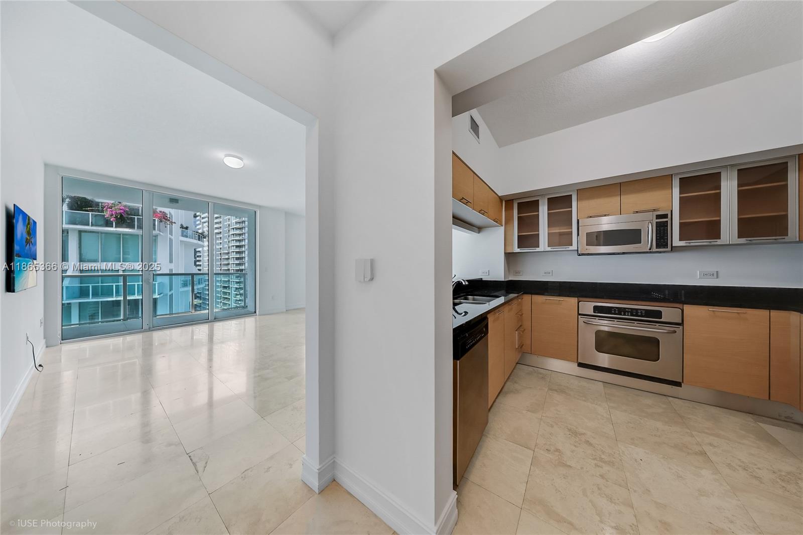 BRICKELL ON THE RIVER - Residential Lease