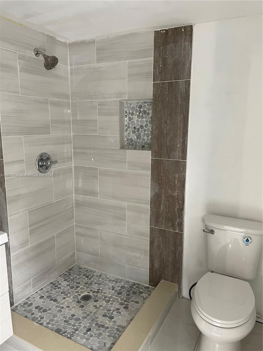 COLLIER MANOR 3RD ADD - Residential