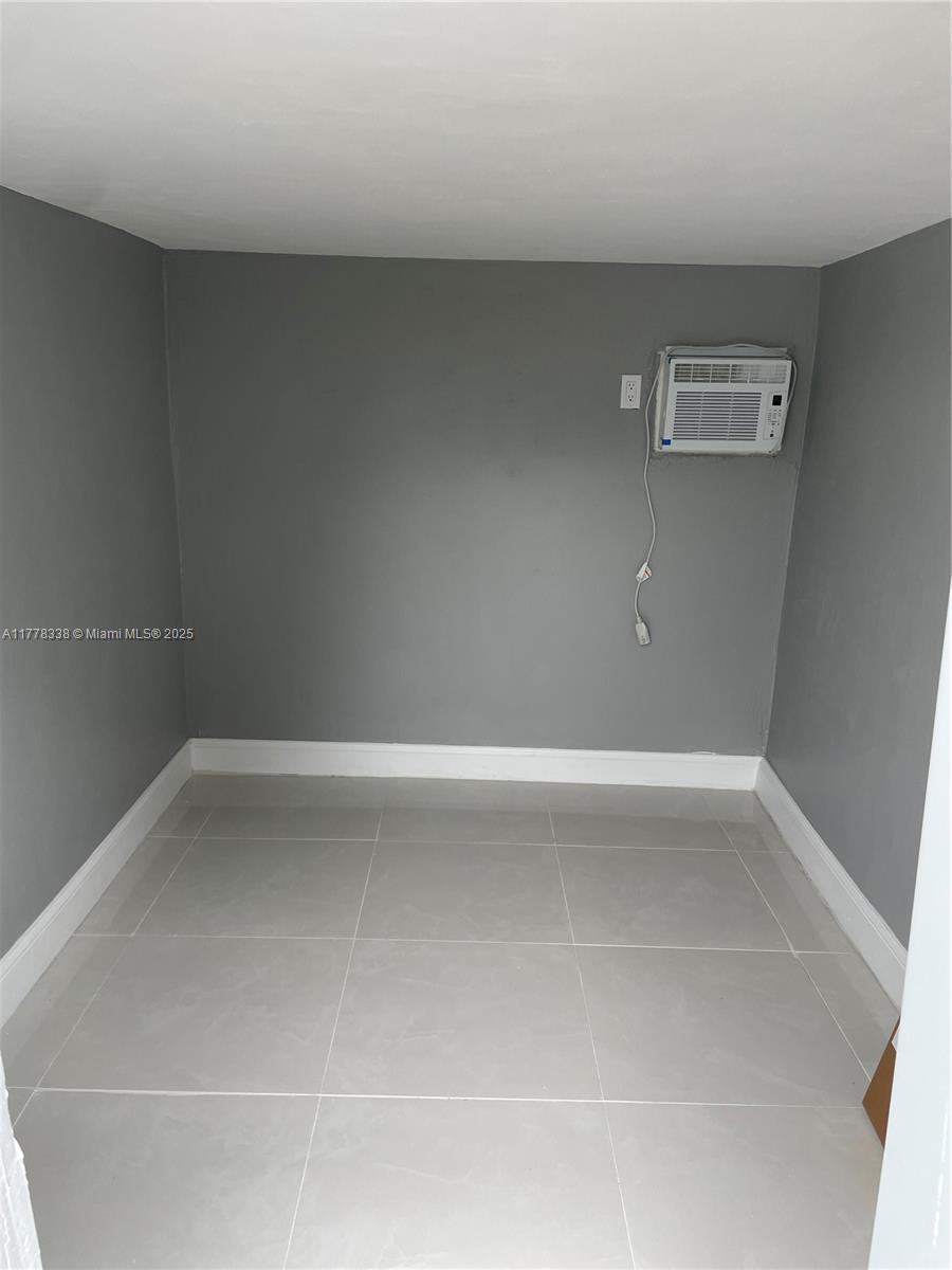 COLLIER MANOR 3RD ADD - Residential