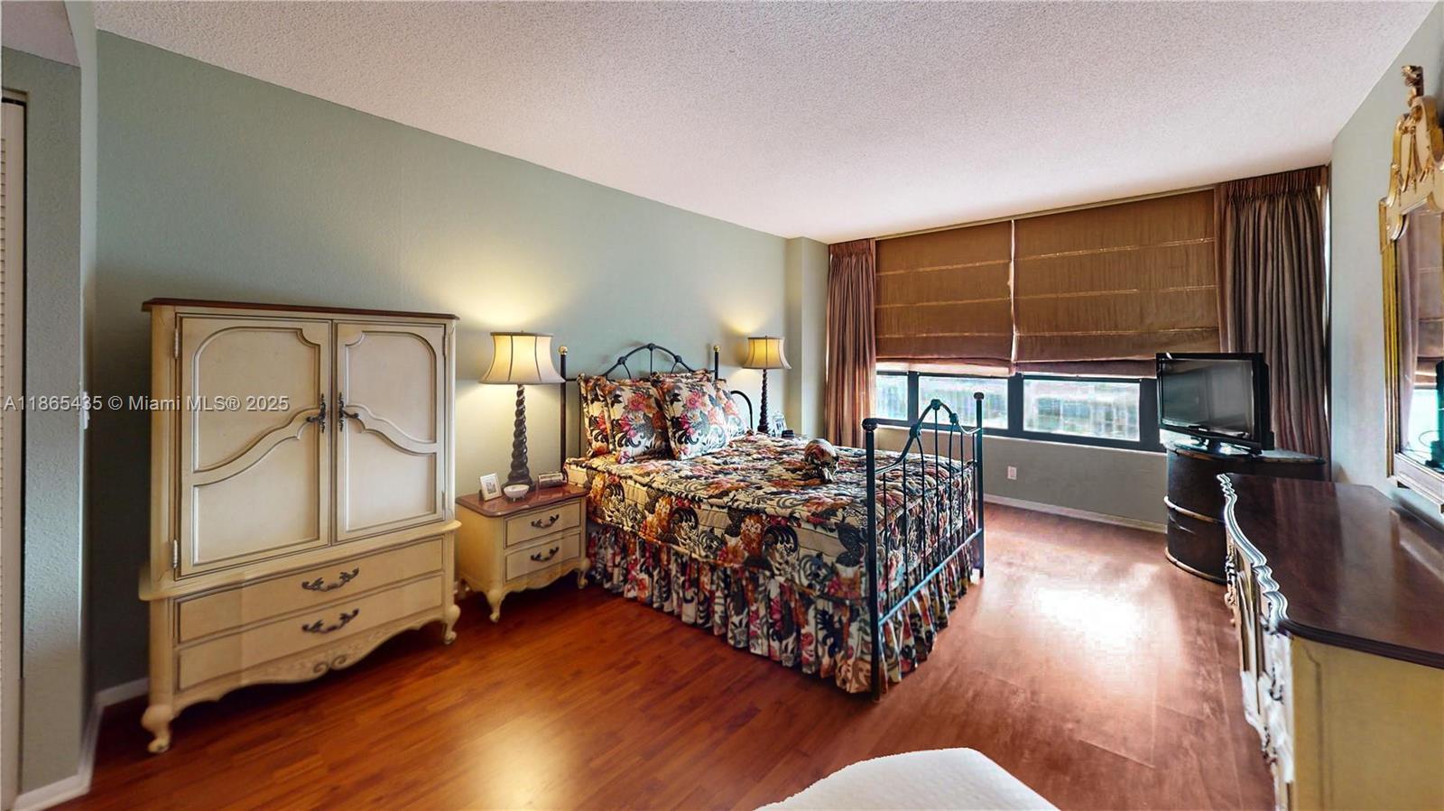 OLYMPUS CONDO - Residential