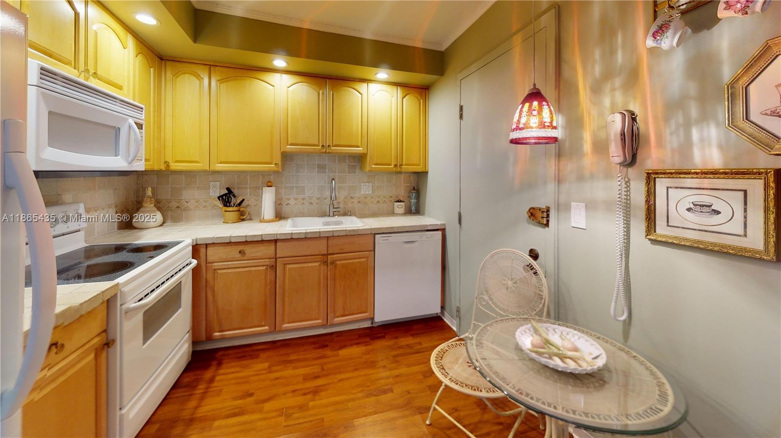 OLYMPUS CONDO - Residential