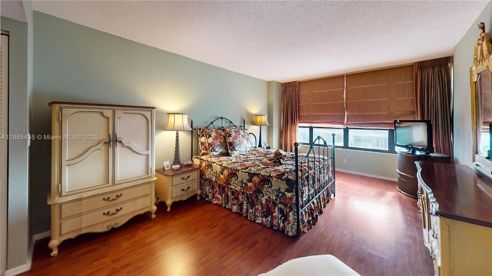 OLYMPUS CONDO - Residential