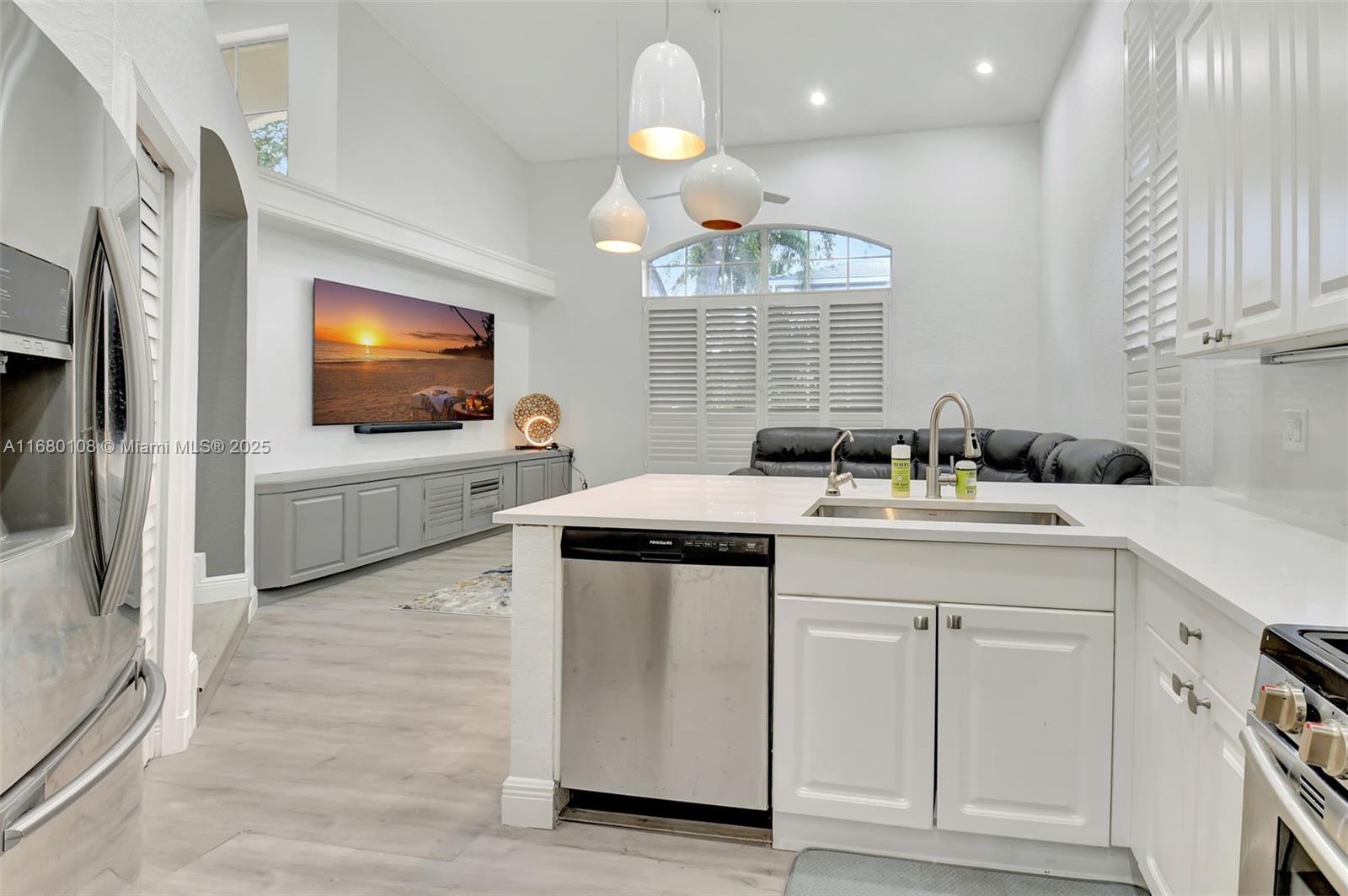 KENSINGTON AT WOODFIELD C - Residential