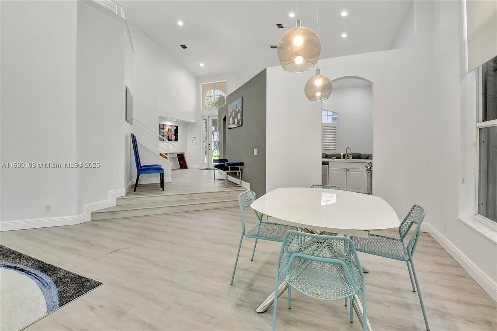 KENSINGTON AT WOODFIELD C - Residential