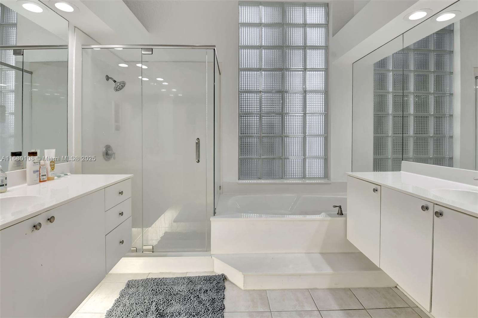 KENSINGTON AT WOODFIELD C - Residential
