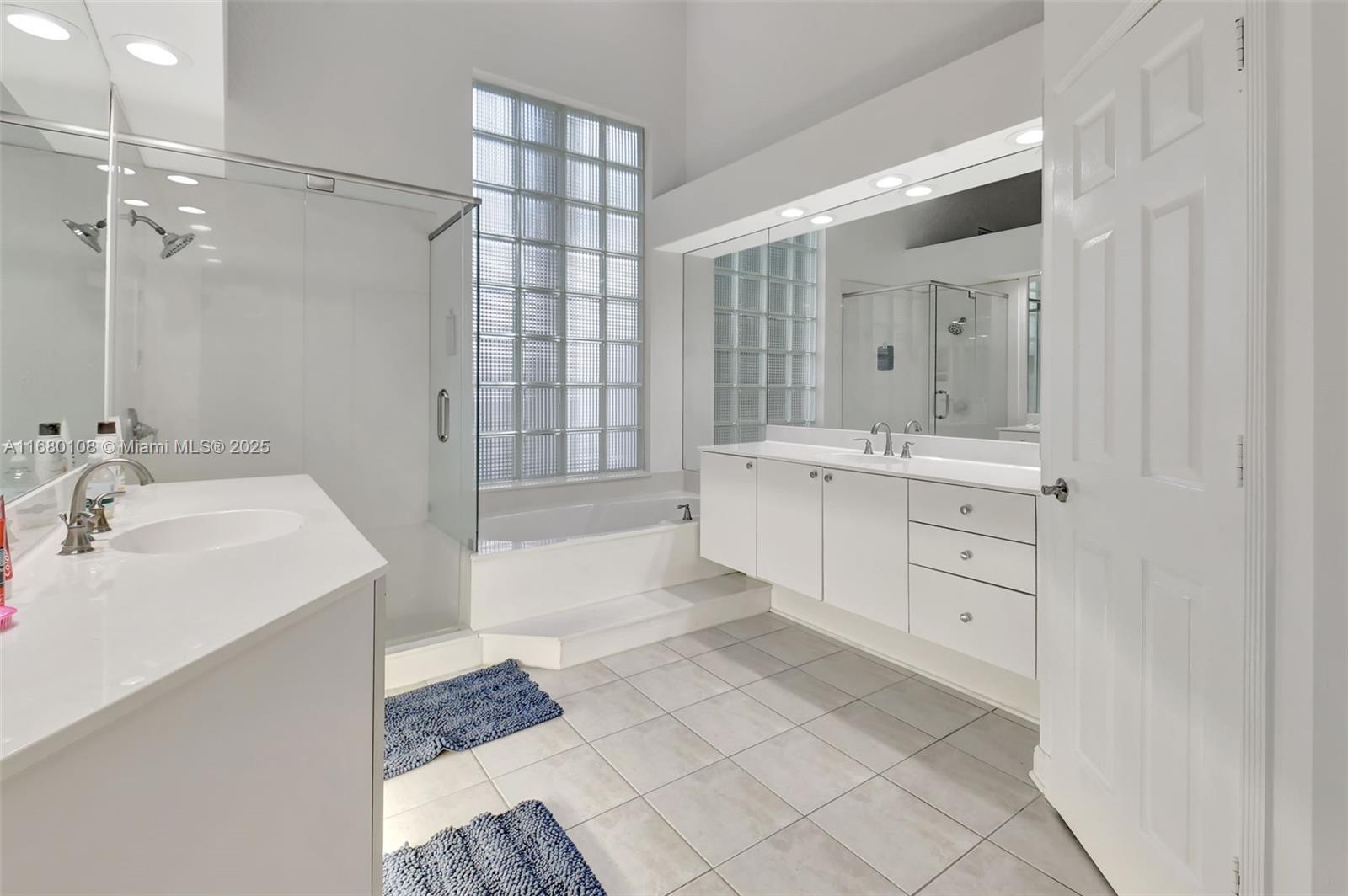 KENSINGTON AT WOODFIELD C - Residential