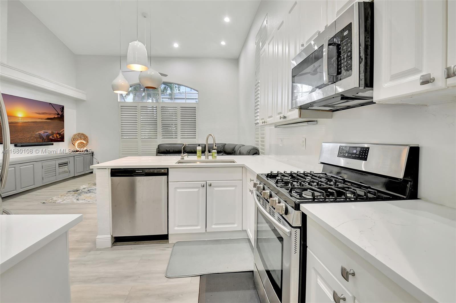 KENSINGTON AT WOODFIELD C - Residential