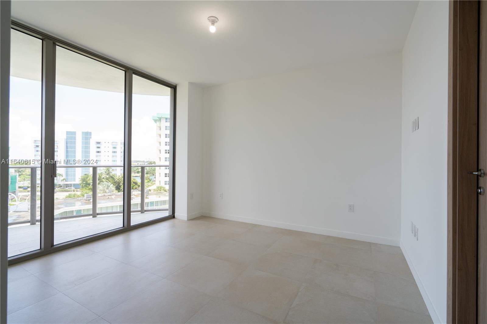Onda Residences - Residential