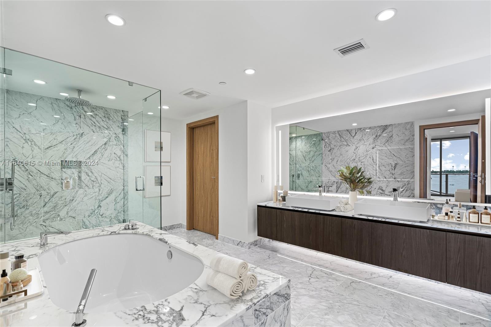 Onda Residences - Residential