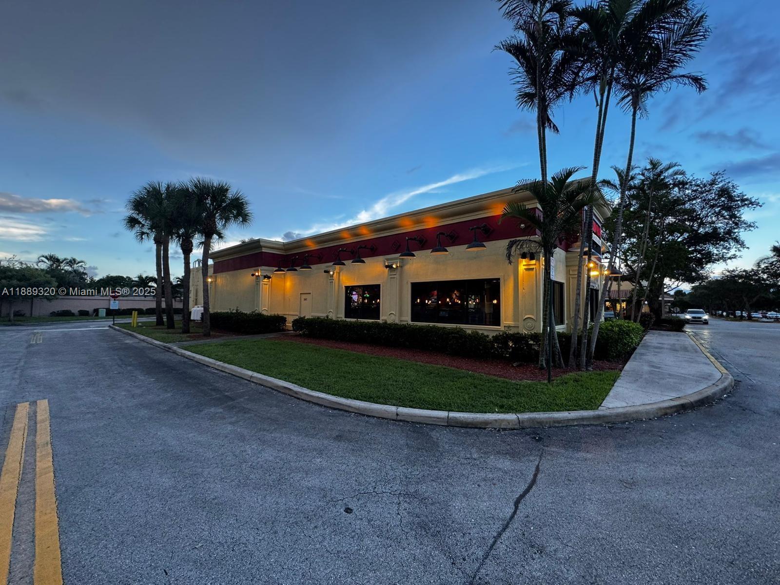 3825 W Hillsboro Blvd