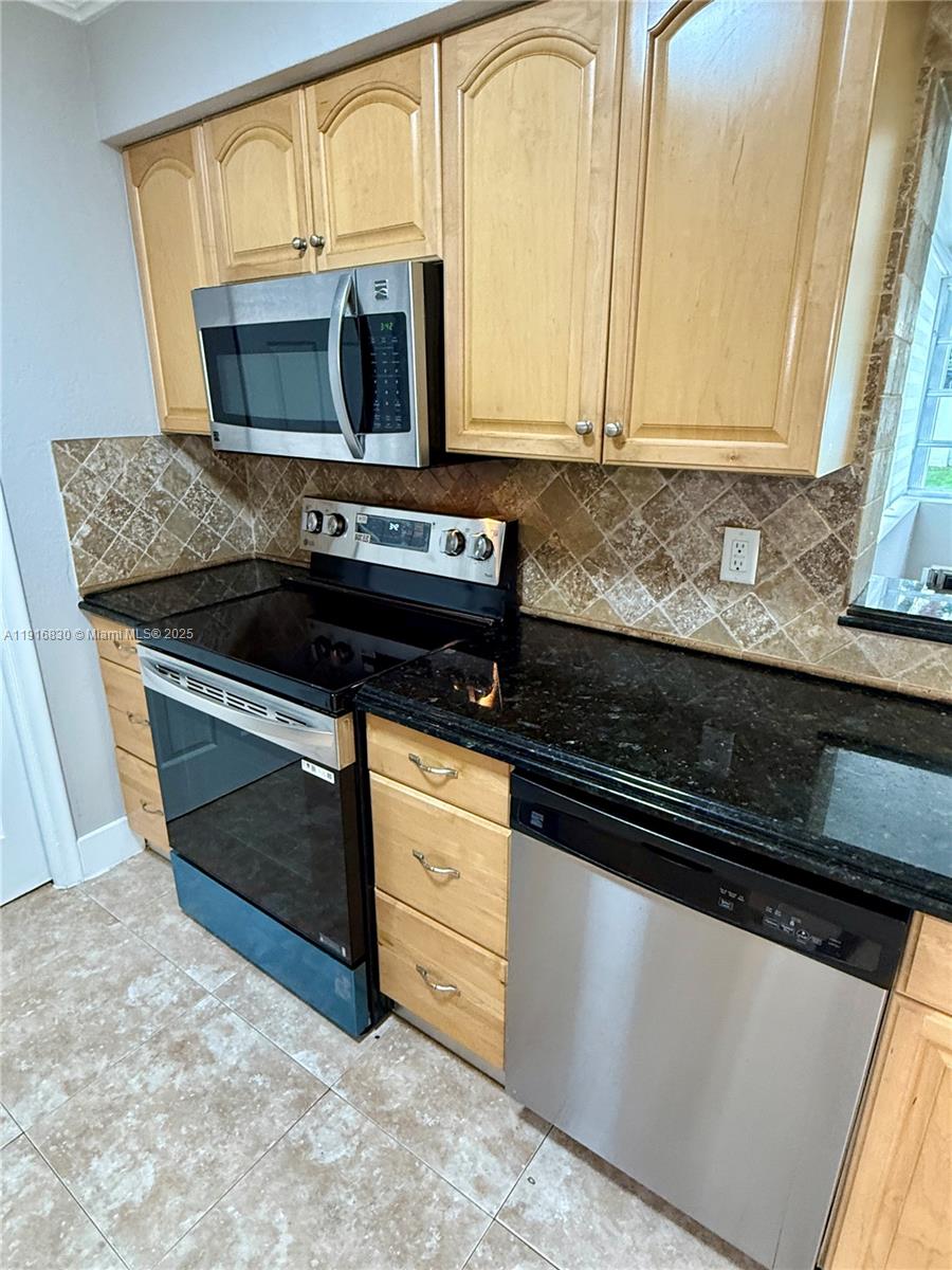 SOUTH DANIA HEIGHTS AMEN - Residential Lease