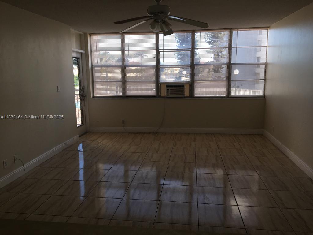 Best price in the building! 1 Bedroom 1.5 bathroom unit with doble closet and a dressing area. Tile floors. Great investors opportunity.