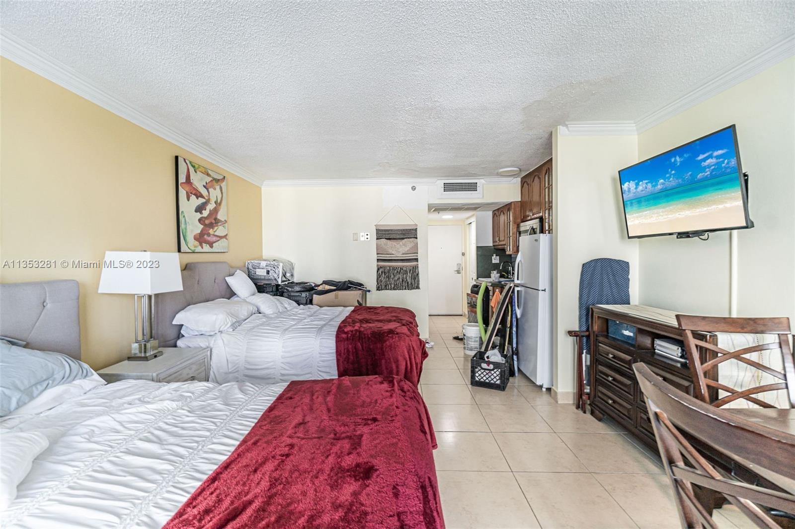 Photo 9 of 57 of 19201 Collins Ave 324 condo