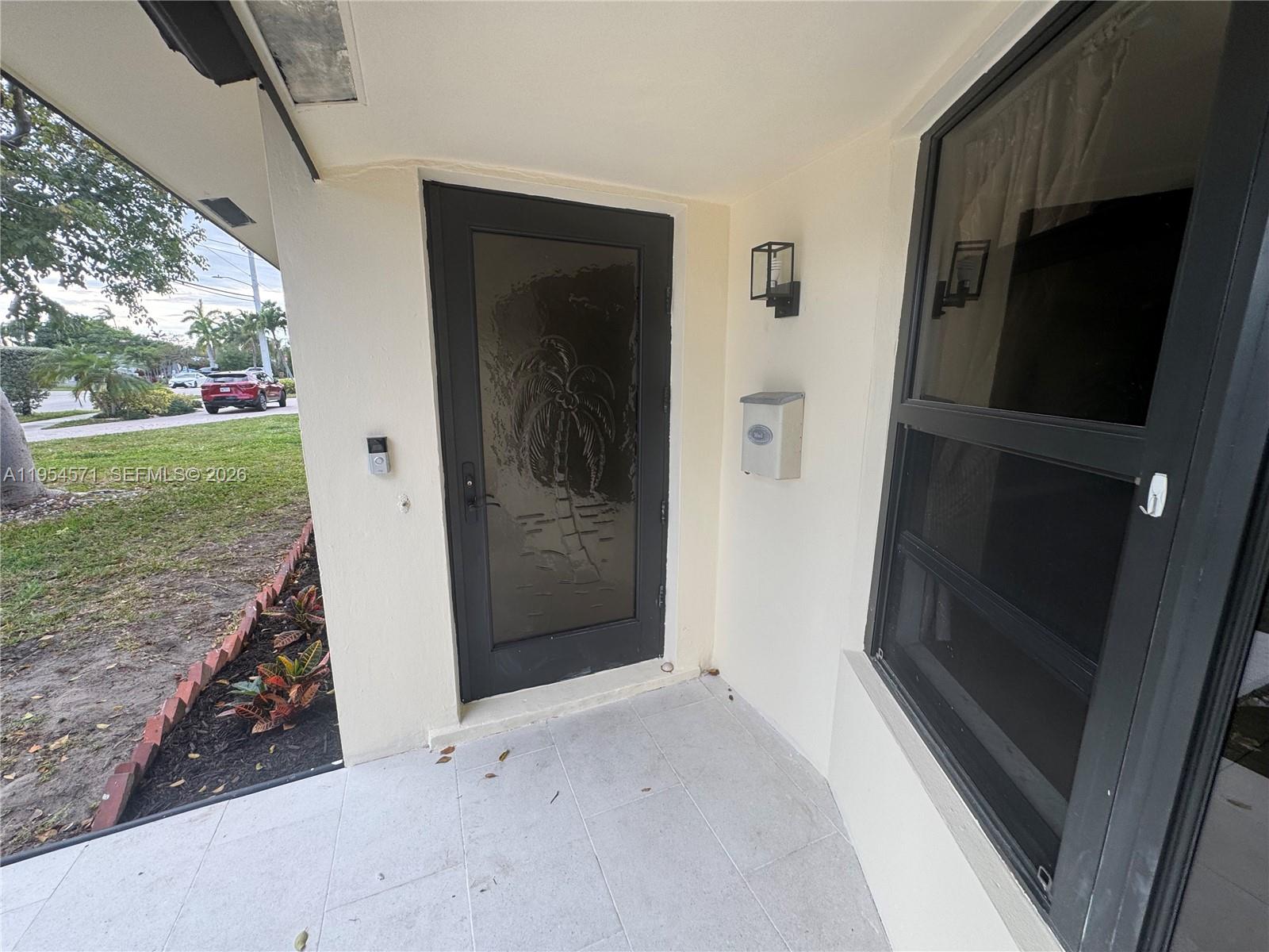 1109 SE 10th St, Deerfield Beach, FL, 33441/$829,900 3 1109 SE 10th St