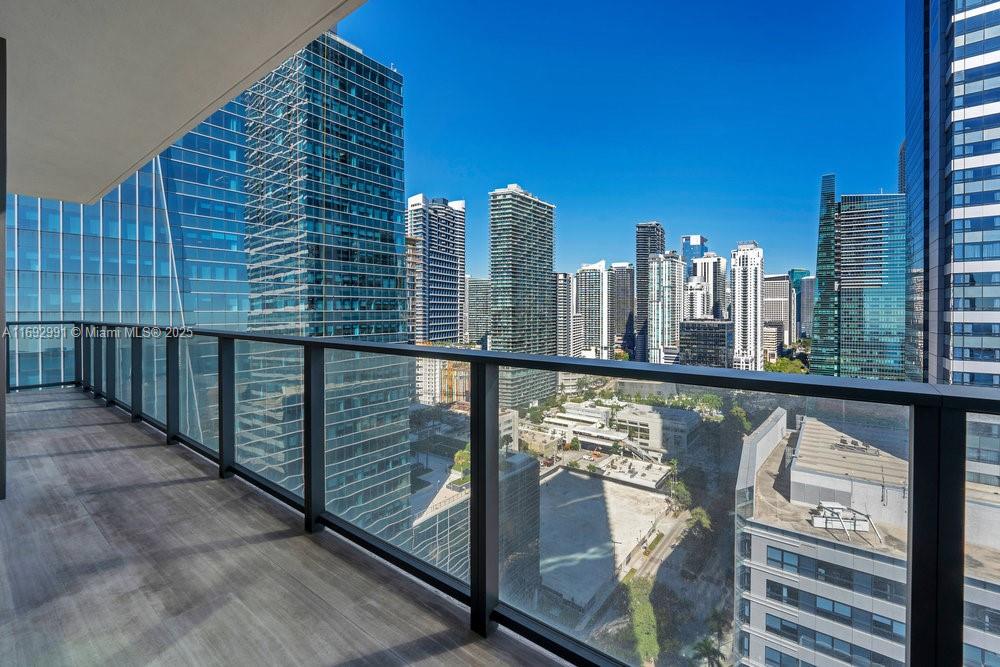 Property for Sale at 1451 Brickell Ave 2706, Miami, Broward County, Florida - Bedrooms: 1 
Bathrooms: 2  - $935,000