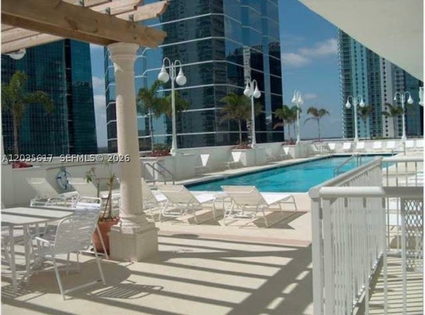 1200 Brickell Bay Dr 3318