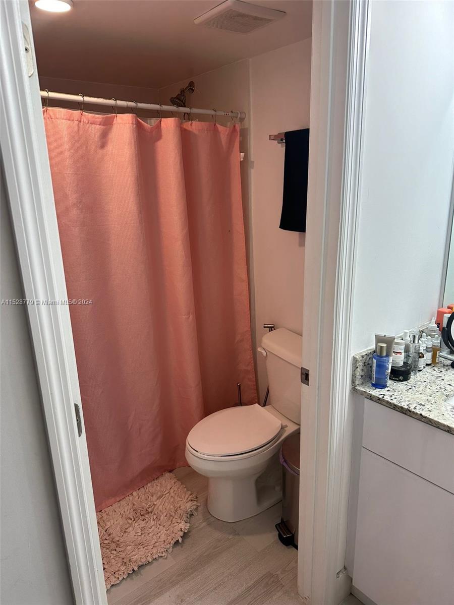 LAWRENCE ESTATE LAND CO - Residential Lease