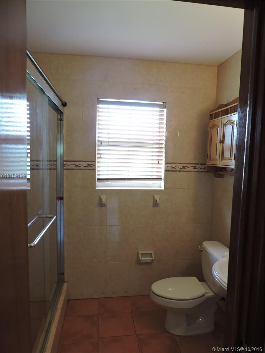 REDLAND POOL HM 1.25 AC - Residential