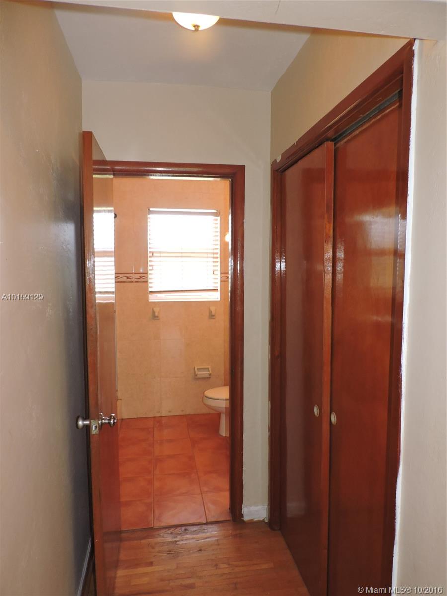 REDLAND POOL HM 1.25 AC - Residential