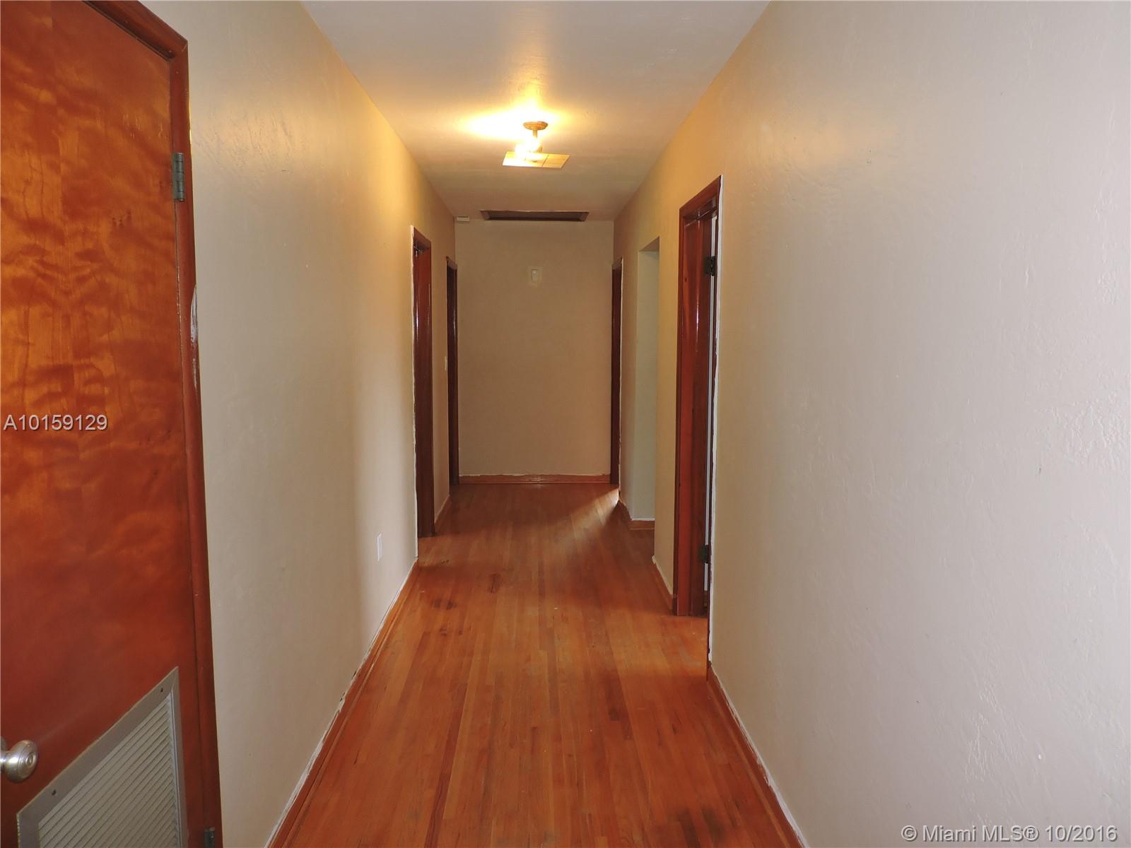 REDLAND POOL HM 1.25 AC - Residential