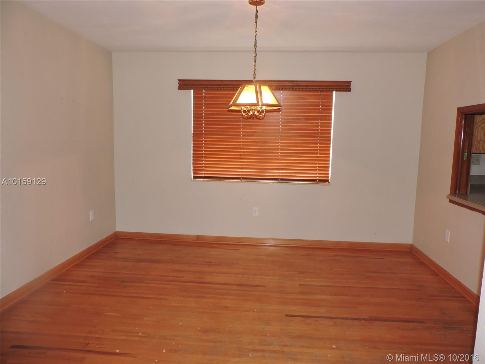 REDLAND POOL HM 1.25 AC - Residential