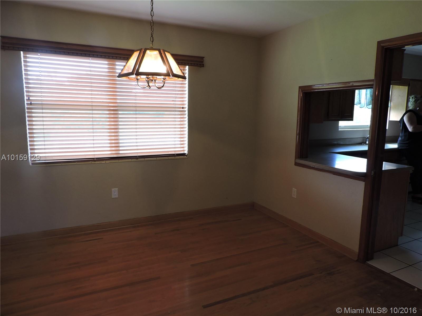 REDLAND POOL HM 1.25 AC - Residential