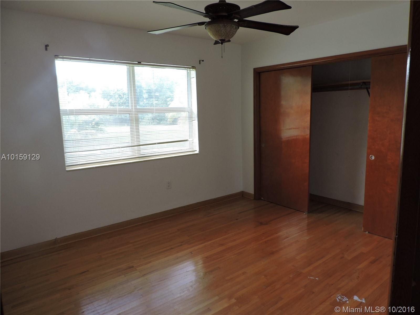 REDLAND POOL HM 1.25 AC - Residential