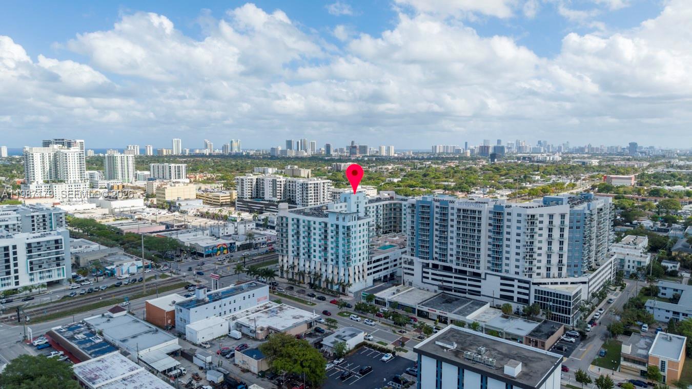 HOLLYWOOD STATION RES CON - Residential