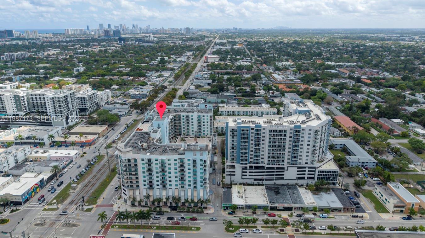 HOLLYWOOD STATION RES CON - Residential