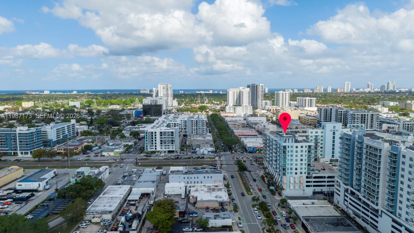 HOLLYWOOD STATION RES CON - Residential