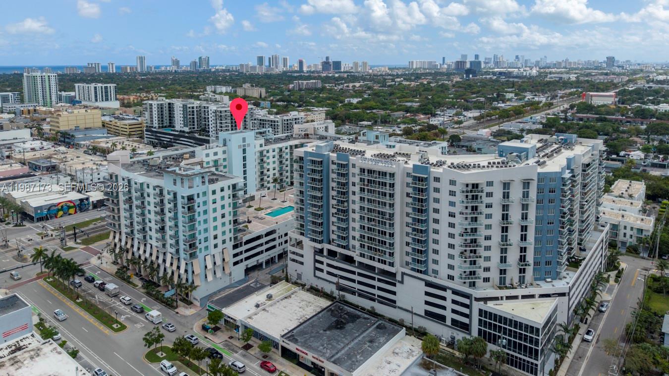 HOLLYWOOD STATION RES CON - Residential