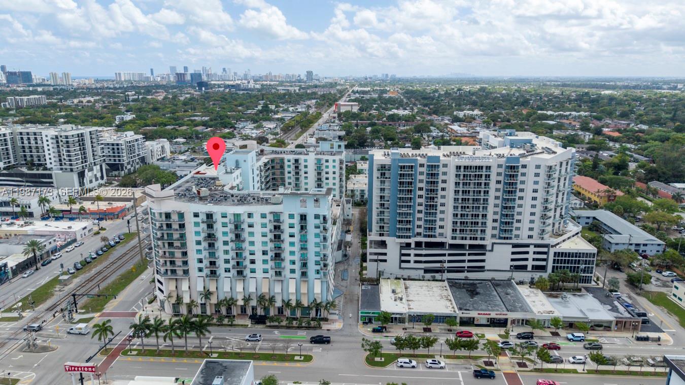 HOLLYWOOD STATION RES CON - Residential