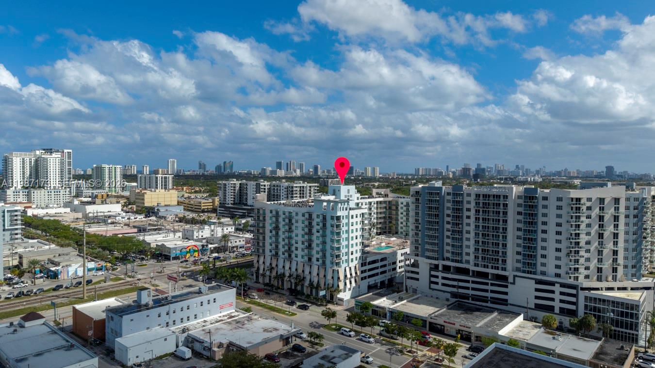 HOLLYWOOD STATION RES CON - Residential