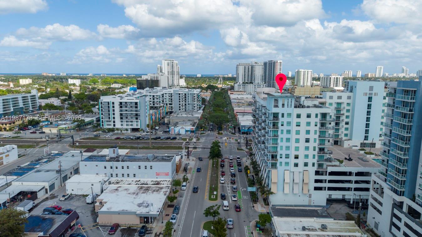 HOLLYWOOD STATION RES CON - Residential