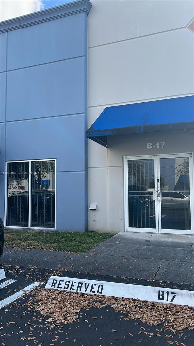 4960 NW 165th St B18