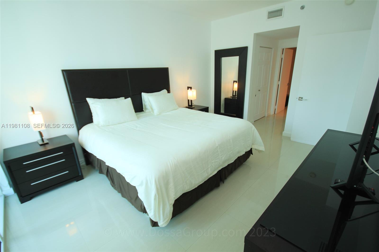 THE PLAZA 851 BRICKELL CO - Residential Lease