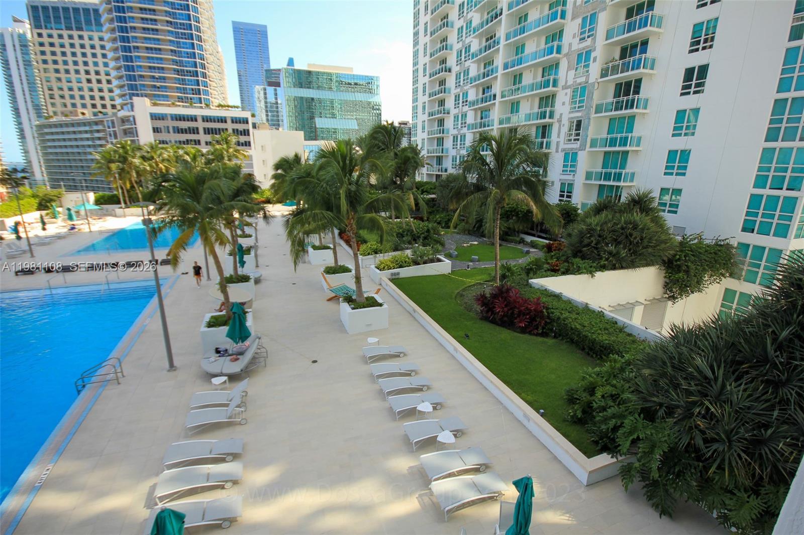 THE PLAZA 851 BRICKELL CO - Residential Lease