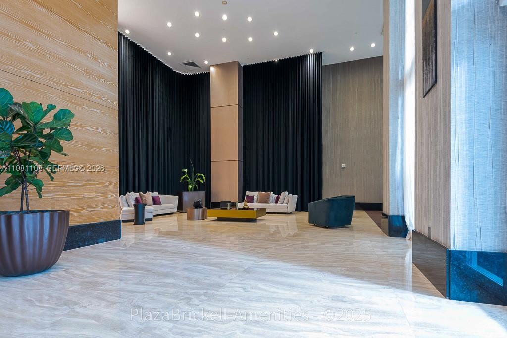 THE PLAZA 851 BRICKELL CO - Residential Lease