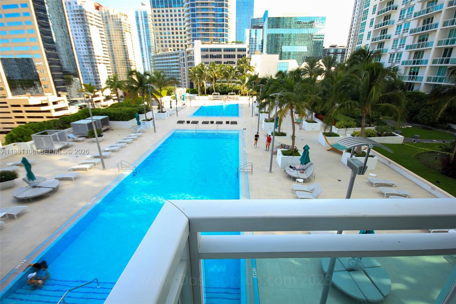 THE PLAZA 851 BRICKELL CO - Residential Lease