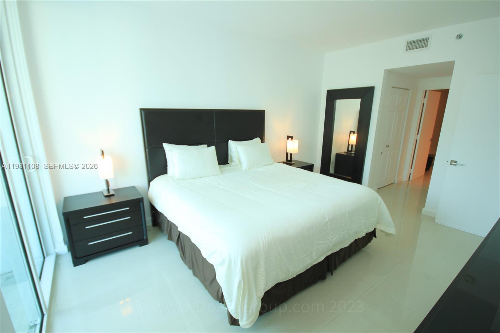 THE PLAZA 851 BRICKELL CO - Residential Lease