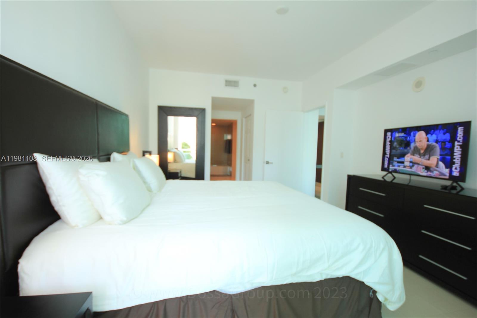 THE PLAZA 851 BRICKELL CO - Residential Lease