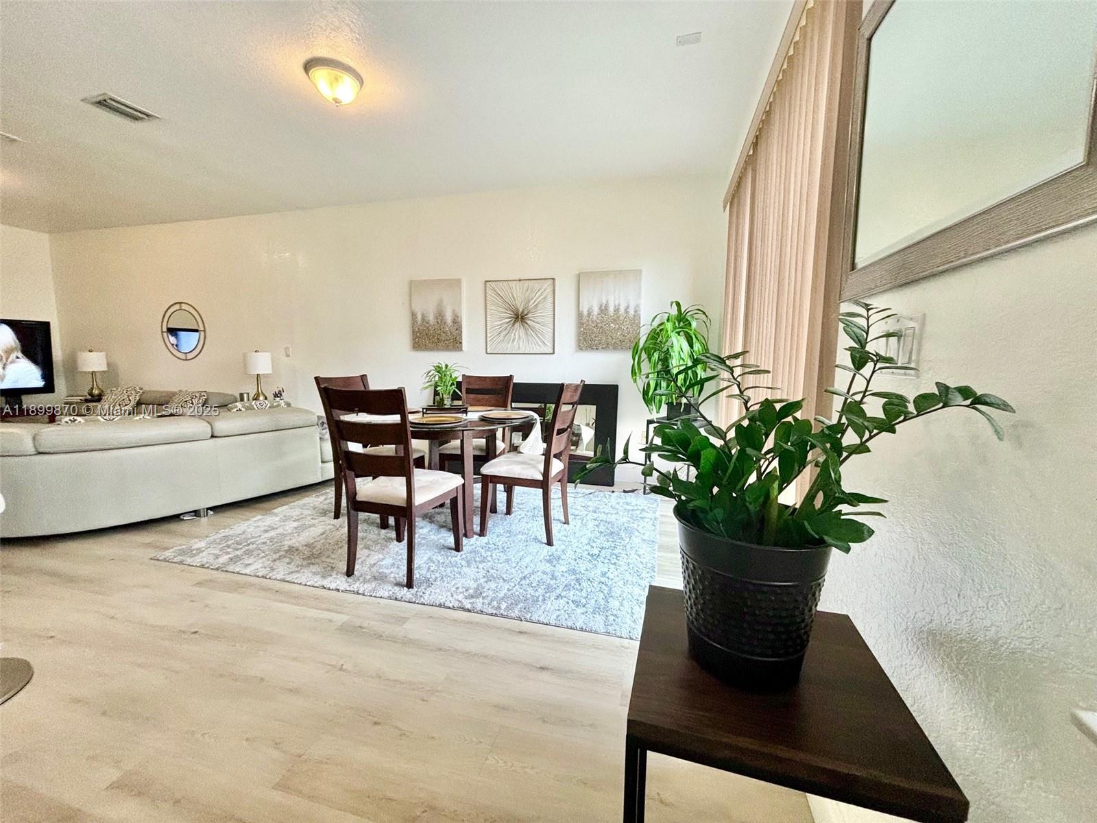 KENDALL BREEZE SOUTH - Residential Lease