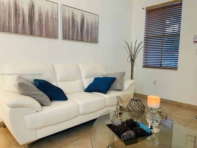 KENDALL BREEZE SOUTH - Residential Lease