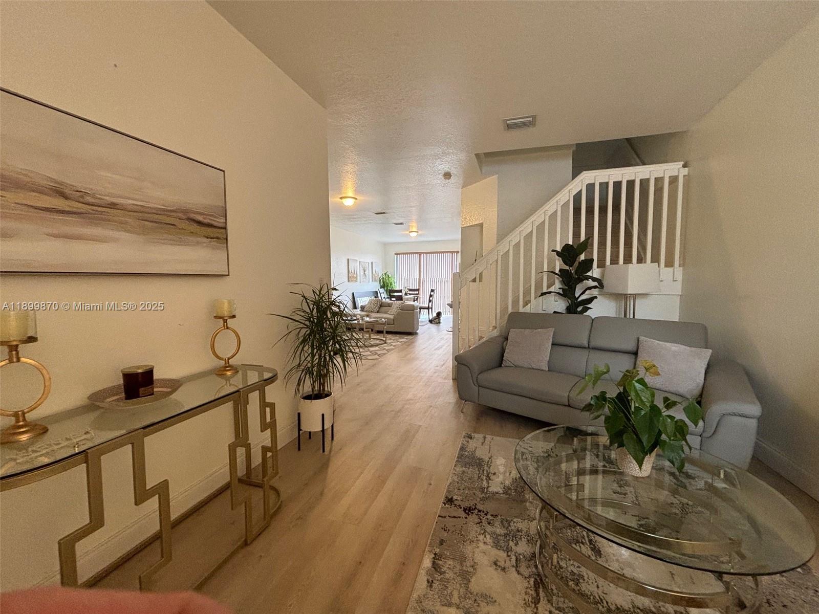 KENDALL BREEZE SOUTH - Residential Lease